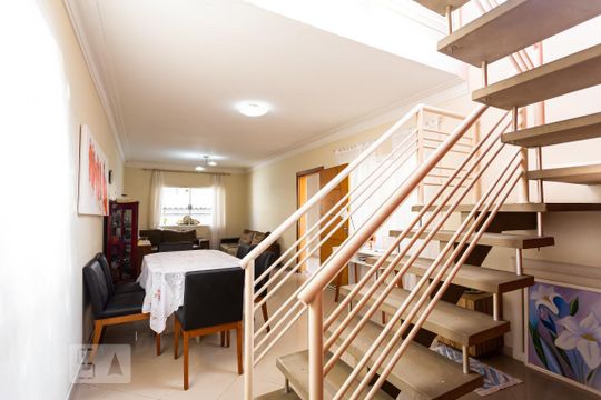 Sala de casa para alugar com 3 quartos, 242m² em Vila Campesina, Osasco
