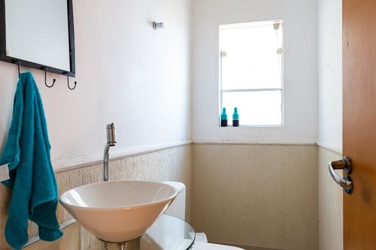 Lavabo de casa para alugar com 3 quartos, 242m² em Vila Campesina, Osasco