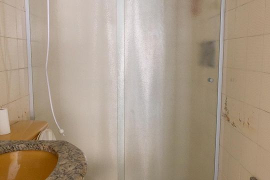 Banheiro de kitnet/studio para alugar com 1 quarto, 28m² em Campos Elíseos, São Paulo
