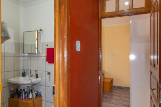 Hall Dormitórios de casa à venda com 2 quartos, 400m² em Vila Carrão, São Paulo