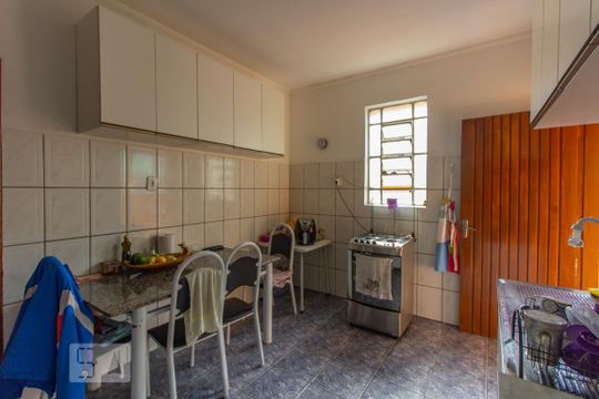 Cozinha de casa à venda com 2 quartos, 400m² em Vila Carrão, São Paulo