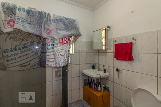 Banheiro de casa à venda com 2 quartos, 400m² em Vila Carrão, São Paulo