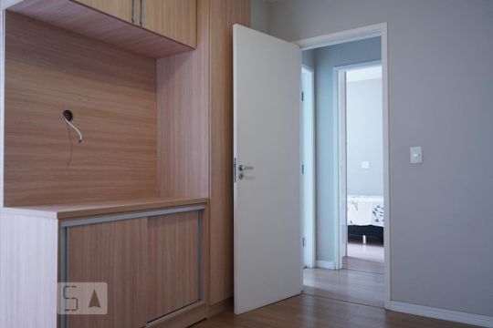 Suíte de apartamento para alugar com 2 quartos, 43m² em Tingui, Curitiba