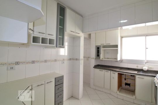 Cozinha de apartamento para alugar com 2 quartos, 65m² em Santo Antônio, São Caetano do Sul