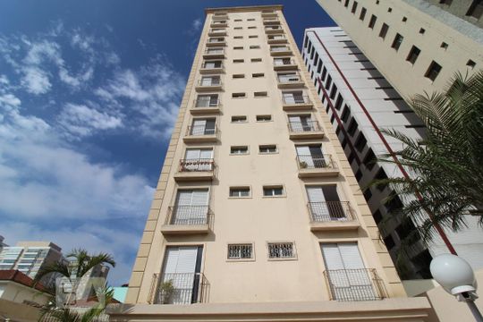 Fachada interna de apartamento para alugar com 2 quartos, 65m² em Santo Antônio, São Caetano do Sul
