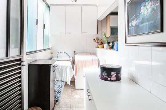Área de Serviço de casa à venda com 3 quartos, 312m² em Vila Pinheirinho, Santo André