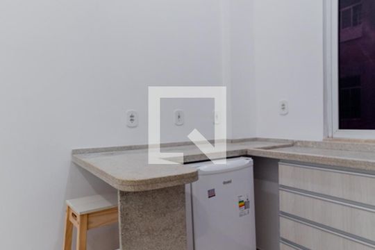 Quarto/cozinha de kitnet/studio à venda com 1 quarto, 21m² em Centro, Rio de Janeiro