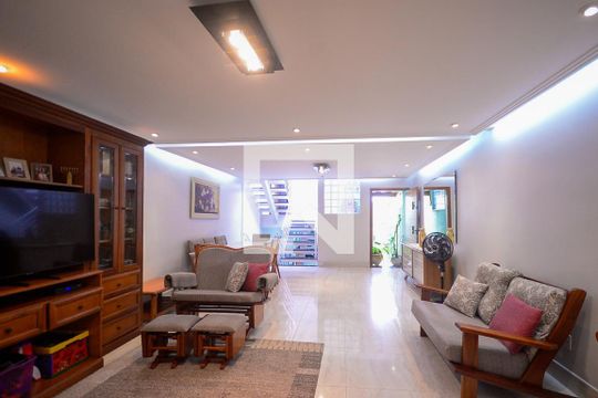 Sala  de casa à venda com 3 quartos, 150m² em Jardim Maria Estela, São Paulo