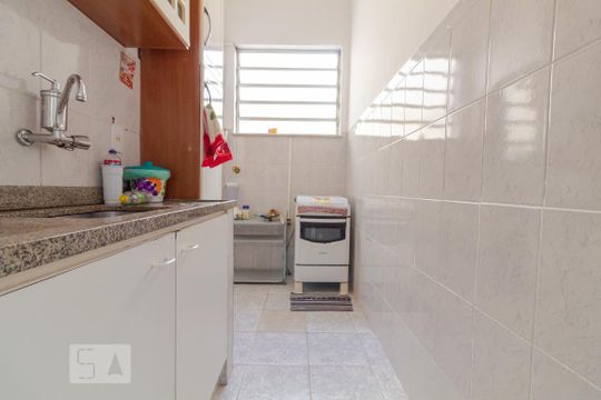 Cozinha de apartamento para alugar com 1 quarto, 50m² em Copacabana, Rio de Janeiro