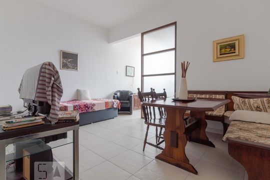 Sala de apartamento para alugar com 1 quarto, 50m² em Copacabana, Rio de Janeiro