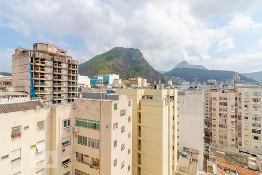 Vista do Quarto de apartamento para alugar com 1 quarto, 50m² em Copacabana, Rio de Janeiro