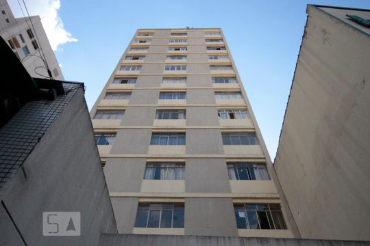 Fachada de kitnet/studio para alugar com 1 quarto, 40m² em Bela Vista, São Paulo