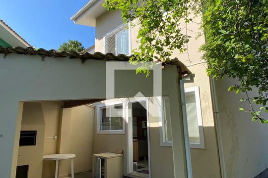 Casa para alugar com 2 quartos, 130m² em Ingleses do Rio Vermelho, Florianópolis