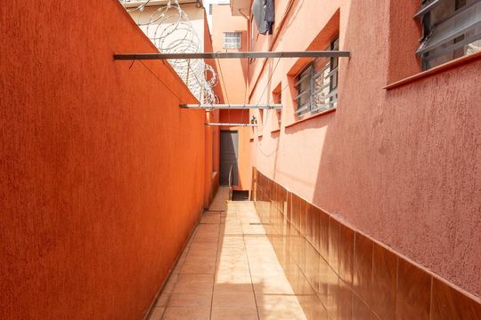 Corredor Externo de casa à venda com 3 quartos, 300m² em Vila Romana, São Paulo