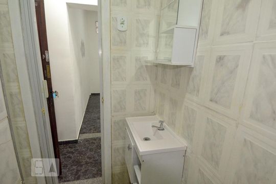 Banheiro de apartamento para alugar com 1 quarto, 38m² em Copacabana, Rio de Janeiro