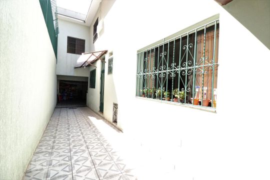 Área Externa de casa à venda com 6 quartos, 270m² em Mirandópolis, São Paulo