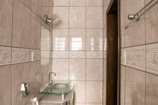 Banheiro de casa para alugar com 4 quartos, 360m² em Cidade Baixa, Porto Alegre