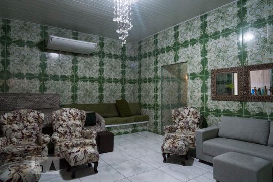 Sala de casa à venda com 3 quartos, 340m² em Vila Nova, Porto Alegre