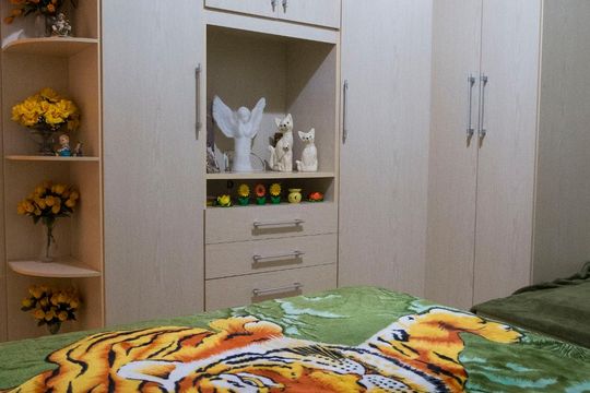 Suíte 1 de casa à venda com 3 quartos, 340m² em Vila Nova, Porto Alegre