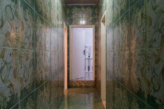 Corredor de casa à venda com 3 quartos, 340m² em Vila Nova, Porto Alegre