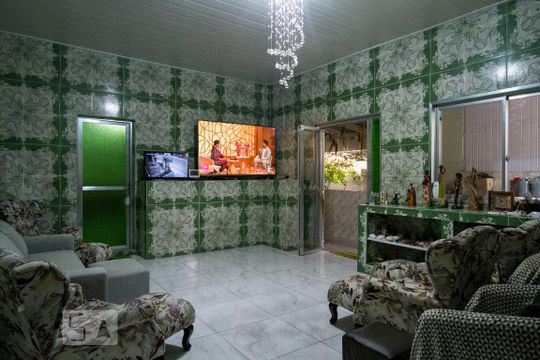 Casa à venda com 3 quartos, 340m² em Vila Nova, Porto Alegre