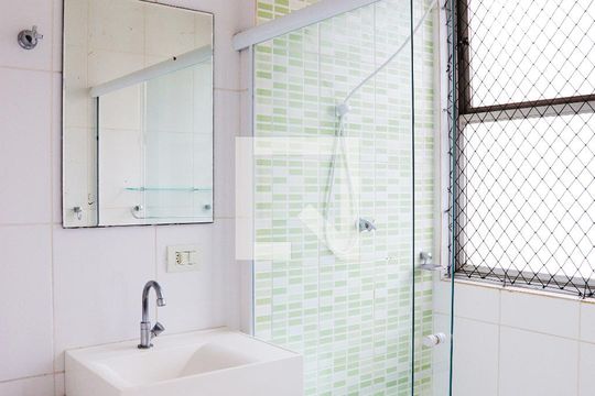 Banheiro de apartamento para alugar com 1 quarto, 47m² em Bela Vista, São Paulo