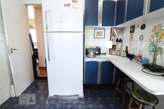 Cozinha de apartamento para alugar com 4 quartos, 131m² em Liberdade, São Paulo