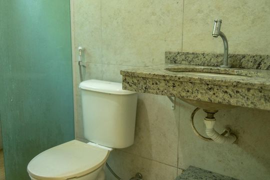 Banheiro de casa à venda com 2 quartos, 100m² em Vargem Grande, Rio de Janeiro