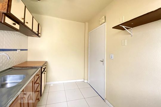 Cozinha de apartamento para alugar com 2 quartos, 60m² em São Miguel, São Leopoldo