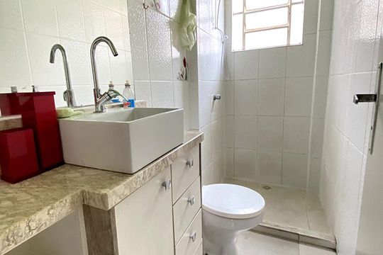Banheiro de apartamento para alugar com 2 quartos, 60m² em São Miguel, São Leopoldo