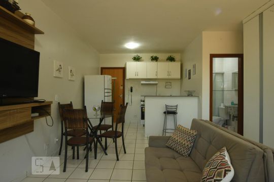 Sala de kitnet/studio para alugar com 1 quarto, 33m² em Octogonal, Brasília