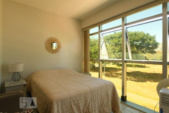 Quarto de kitnet/studio para alugar com 1 quarto, 33m² em Octogonal, Brasília