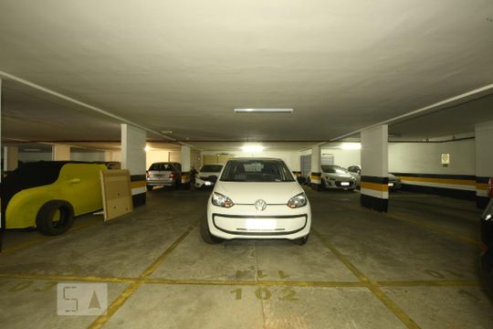 Garagem de kitnet/studio para alugar com 1 quarto, 33m² em Octogonal, Brasília