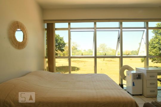 Quarto de kitnet/studio para alugar com 1 quarto, 33m² em Octogonal, Brasília