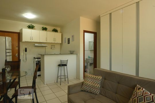 Sala de kitnet/studio para alugar com 1 quarto, 33m² em Octogonal, Brasília