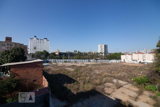 Vista de casa à venda com 4 quartos, 440m² em Azenha, Porto Alegre