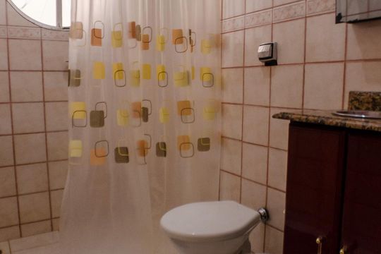 Banheiro Corredor de casa à venda com 3 quartos, 145m² em Vila Paulistana, São Paulo