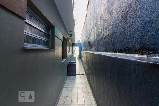 Corredor Lateral de casa à venda com 3 quartos, 270m² em Santa Teresinha, São Paulo