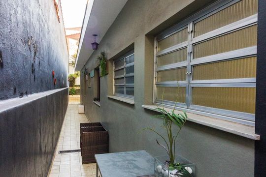 Corredor Lateral de casa à venda com 3 quartos, 270m² em Santa Teresinha, São Paulo