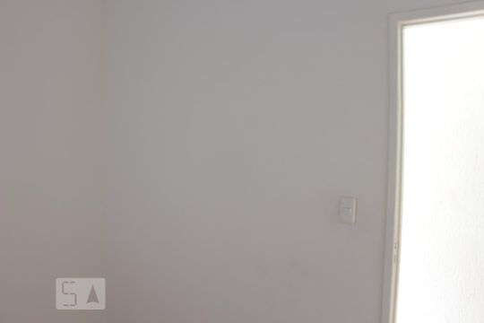 Quarto 1 de kitnet/studio para alugar com 2 quartos, 60m² em Vila Bertioga, São Paulo