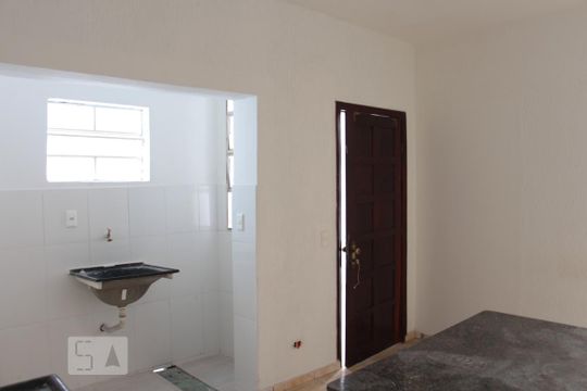 Sala/Cozinha de kitnet/studio para alugar com 2 quartos, 60m² em Vila Bertioga, São Paulo