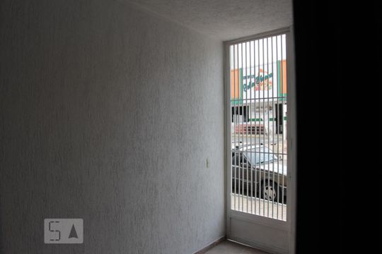 Vista Quarto  de kitnet/studio para alugar com 2 quartos, 60m² em Vila Bertioga, São Paulo