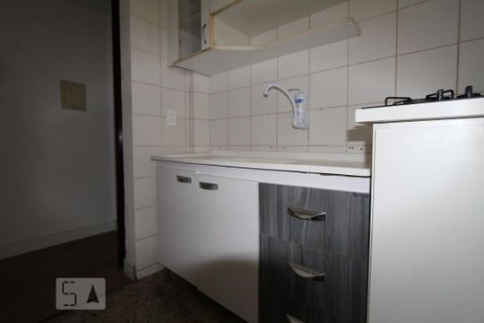 Cozinha de apartamento à venda com 1 quarto, 31m² em Centro, Curitiba