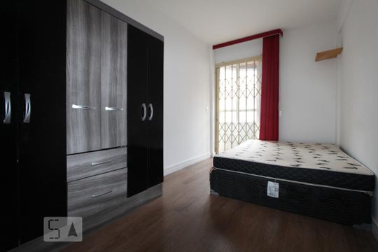 Quarto de apartamento à venda com 1 quarto, 31m² em Centro, Curitiba