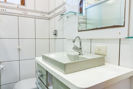 Banheiro de casa para alugar com 2 quartos, 60m² em Bussocaba, Osasco