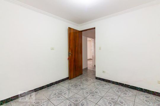Quarto 1 de casa para alugar com 2 quartos, 60m² em Bussocaba, Osasco