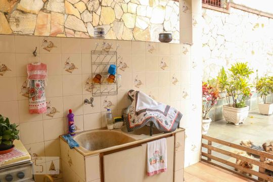 Área de Serviço de casa para alugar com 4 quartos, 300m² em Vila Cloris, Belo Horizonte