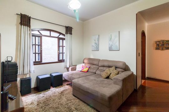 Sala de TV de casa à venda com 4 quartos, 431m² em Jardim Aida, Guarulhos
