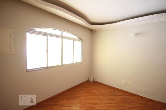 Sala de casa à venda com 2 quartos, 101m² em Vila Caraguatá, São Paulo