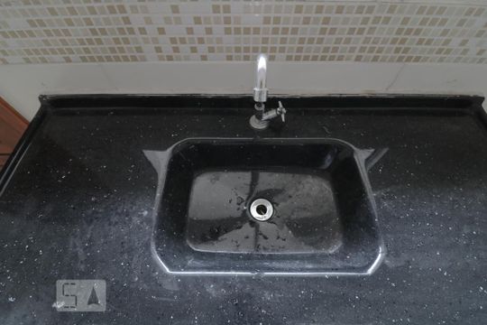 Sala e Cozinha  - pia de casa de condomínio à venda com 1 quarto, 42m² em Chácara Seis de Outubro, São Paulo